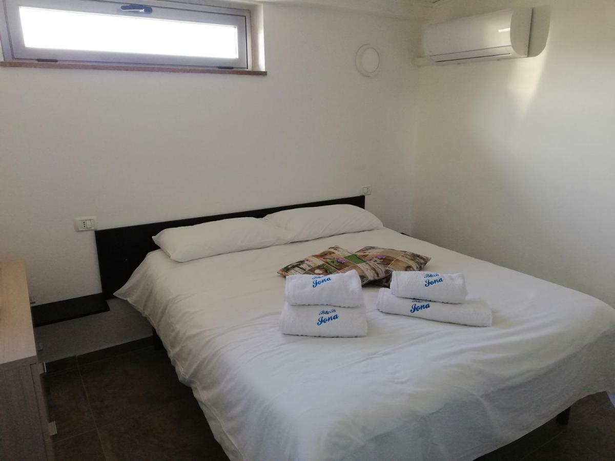 B&B Iona Rocca di Neto Екстер'єр фото