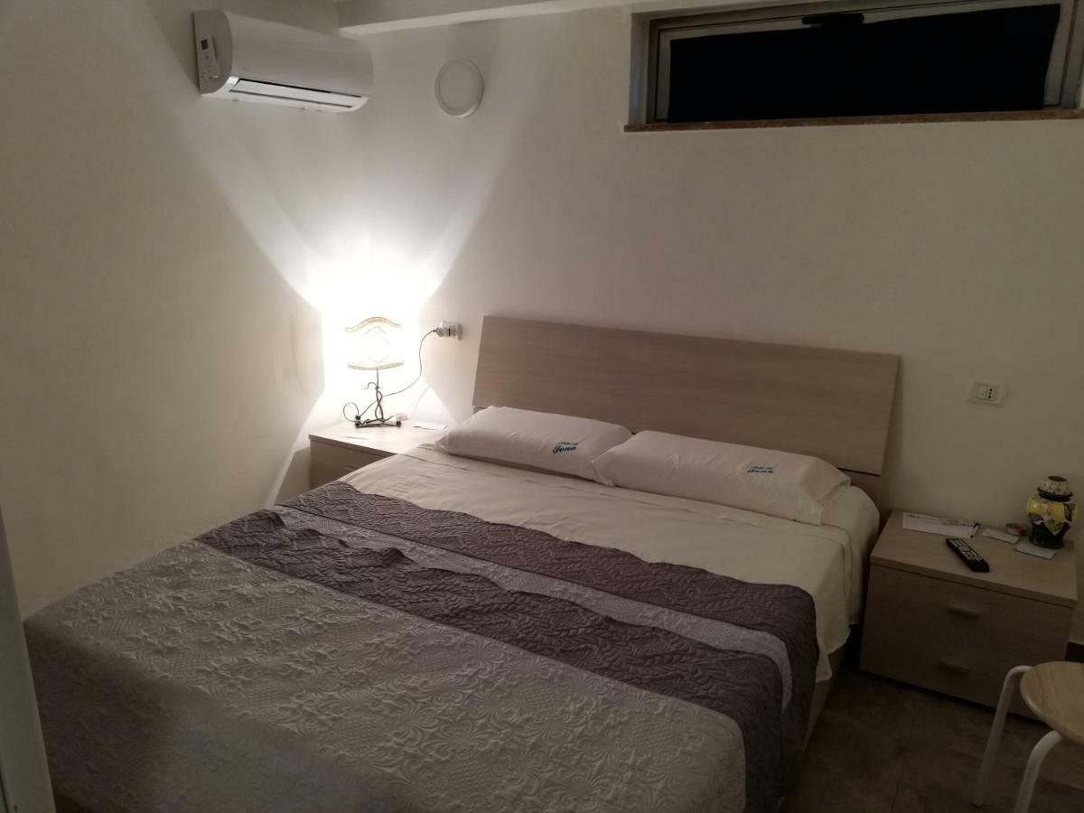 B&B Iona Rocca di Neto Екстер'єр фото