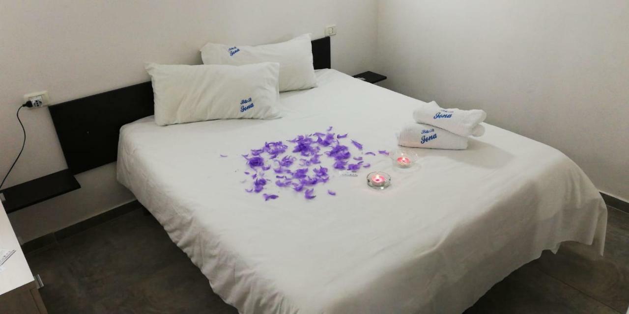 B&B Iona Rocca di Neto Екстер'єр фото