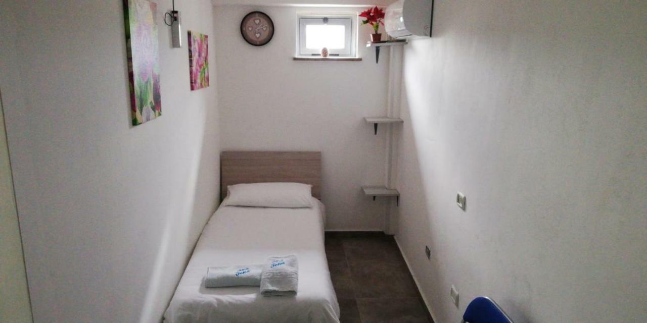 B&B Iona Rocca di Neto Екстер'єр фото
